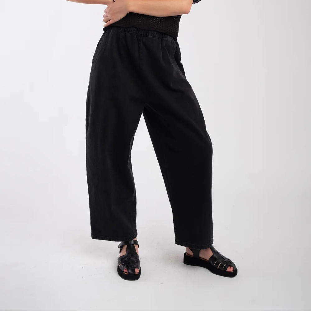 Micaela Greg | faded black barrel pant | size s